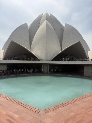 Lotus Temple monument in Delhi, India
